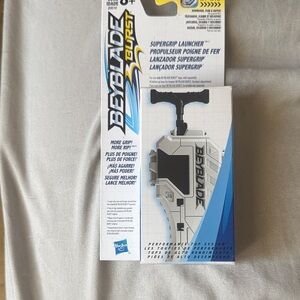 Beyblade Burst Supergrip Launcher - White and Black